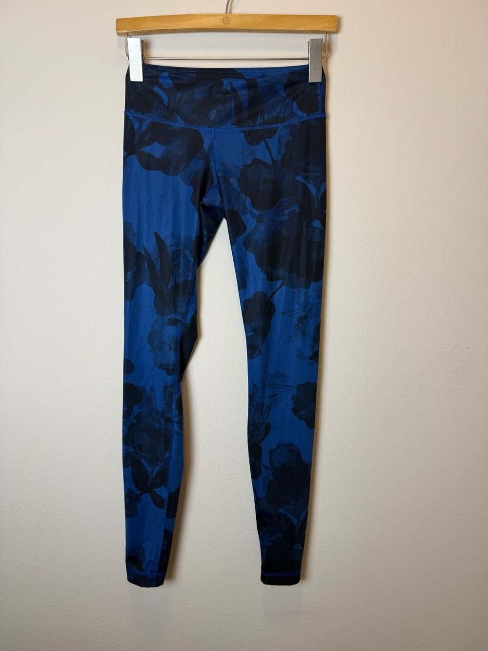 Lululemon Wunder Under Leggings Blue Inky Floral Size 4